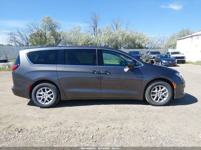 2C4RC1CG6NR127748 Chrysler Voyager Lx