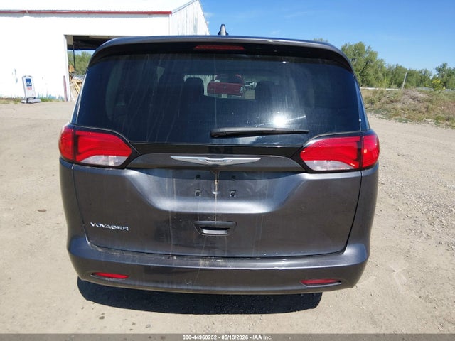 2C4RC1CG6NR127748 Chrysler Voyager Lx
