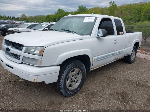 2004 Chevrolet Silverado 1500 Z71 მანქანა იყიდება აუქციონზე, vin: 2GCEK19T041261965, აუქციონის ნომერი: 44960262