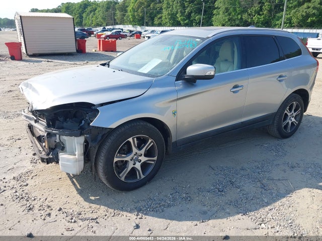 44960483 :رقم المزاد ، YV4902DZ2B2181005 vin ، 2011 Volvo Xc60 T6/t6 R-design مزاد بيع