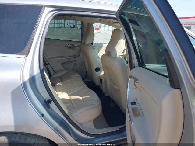 44960483 :رقم المزاد ، YV4902DZ2B2181005 vin ، 2011 Volvo Xc60 T6/t6 R-design مزاد بيع
