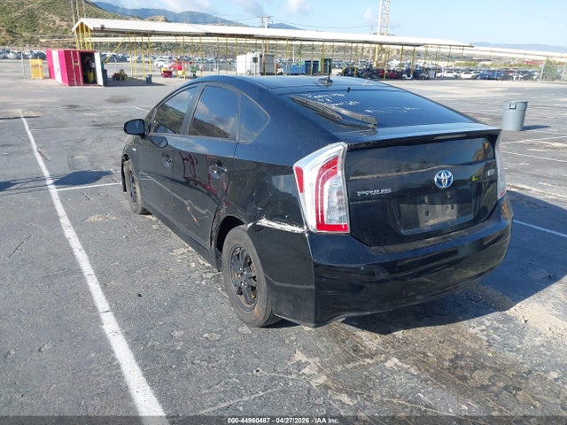 Toyota Prius Three 2015 JTDKN3DUXF0456864 Image 3