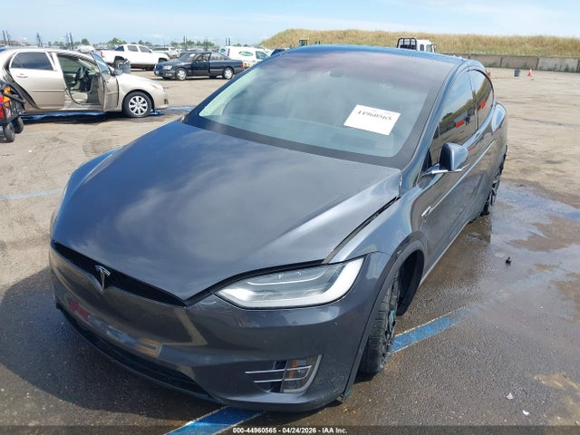 5YJXCBE26GF015383 Tesla Model X 60d/70d/75d/90d/p100d