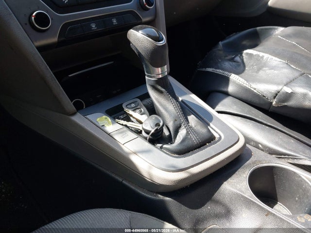 KMHD74LF0HU119025 Hyundai ELANTRA SE