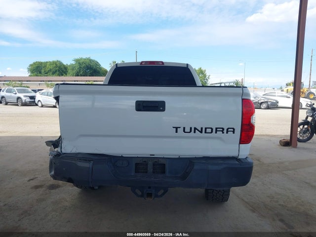 5TFRM5F18KX138811 Toyota Tundra Sr 4.6l V8