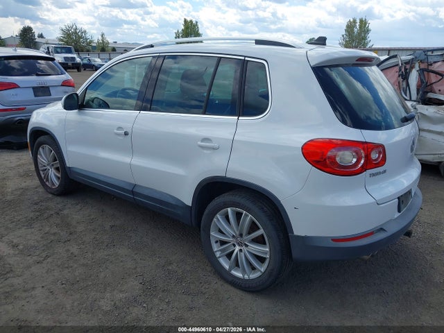 44960610 :رقم المزاد ، WVGAV7AX6BW505434 vin ، 2011 Volkswagen Tiguan Sel مزاد بيع