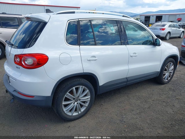 44960610 :رقم المزاد ، WVGAV7AX6BW505434 vin ، 2011 Volkswagen Tiguan Sel مزاد بيع