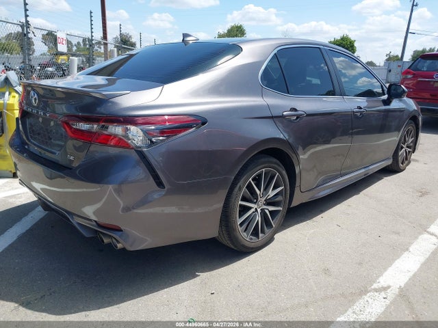 2024 Toyota Camry Se მანქანა იყიდება აუქციონზე, vin: 4T1G11AK8RU870064, აუქციონის ნომერი: 44960665