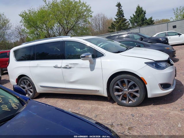 Продажа на аукционе авто 2017 Chrysler Pacifica Limited, vin: 2C4RC1GGXHR506640, номер лота: 44960685