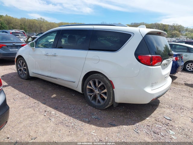 Продажа на аукционе авто 2017 Chrysler Pacifica Limited, vin: 2C4RC1GGXHR506640, номер лота: 44960685
