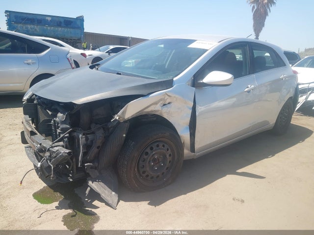 2016 Hyundai Elantra Gt მანქანა იყიდება აუქციონზე, vin: KMHD35LH0GU282789, აუქციონის ნომერი: 44960700