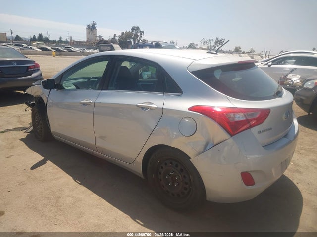2016 Hyundai Elantra Gt მანქანა იყიდება აუქციონზე, vin: KMHD35LH0GU282789, აუქციონის ნომერი: 44960700