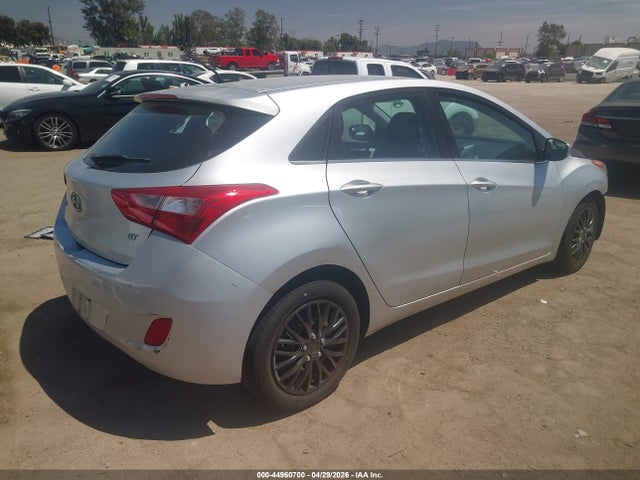 2016 Hyundai Elantra Gt მანქანა იყიდება აუქციონზე, vin: KMHD35LH0GU282789, აუქციონის ნომერი: 44960700