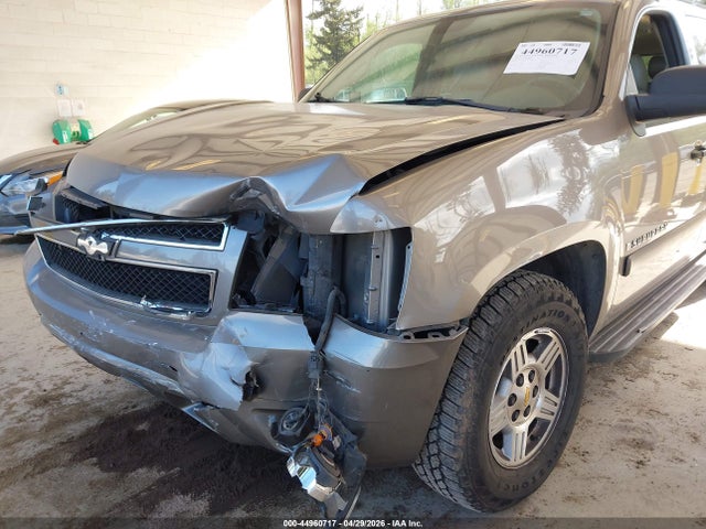 2008 Chevrolet Suburban 1500 Ls მანქანა იყიდება აუქციონზე, vin: 3GNFC16J78G198842, აუქციონის ნომერი: 44960717