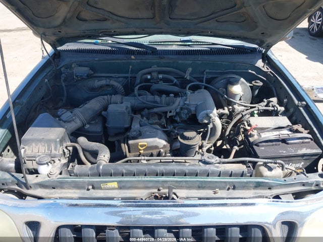 2002 Toyota Tacoma მანქანა იყიდება აუქციონზე, vin: 5TEVL52N02Z133671, აუქციონის ნომერი: 44960728
