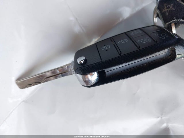 KNDMB5C13J6356387 KIA SEDONA LX