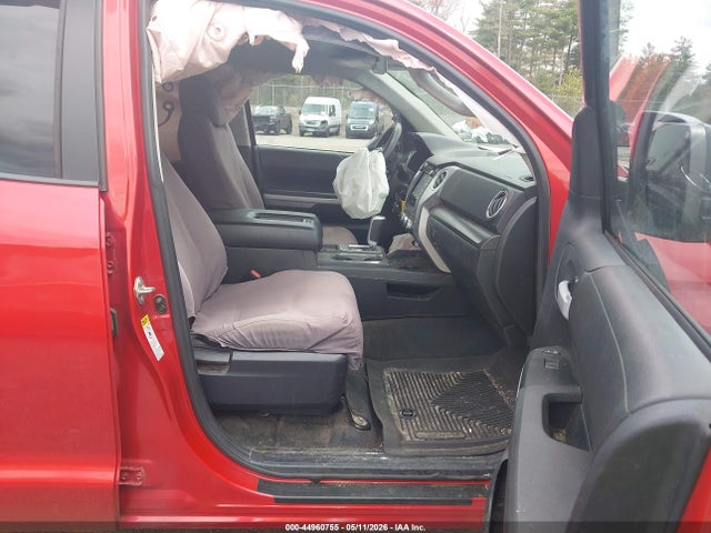 5TFUY5F19EX354962 Toyota Tundra Sr5 5.7l V8