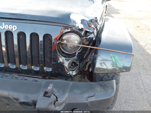 1C4BJWEG1EL108356 Jeep Wrangler Unlimited Sahara