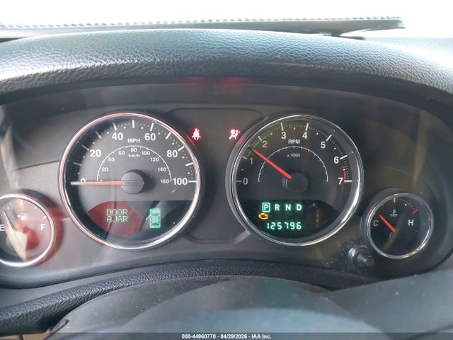 1C4BJWEG1EL108356 Jeep Wrangler Unlimited Sahara