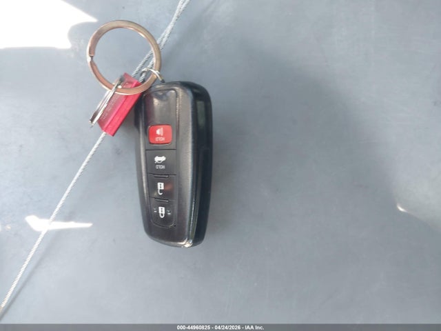 4T1B21HK1JU002666 Toyota Camry Hybrid Se