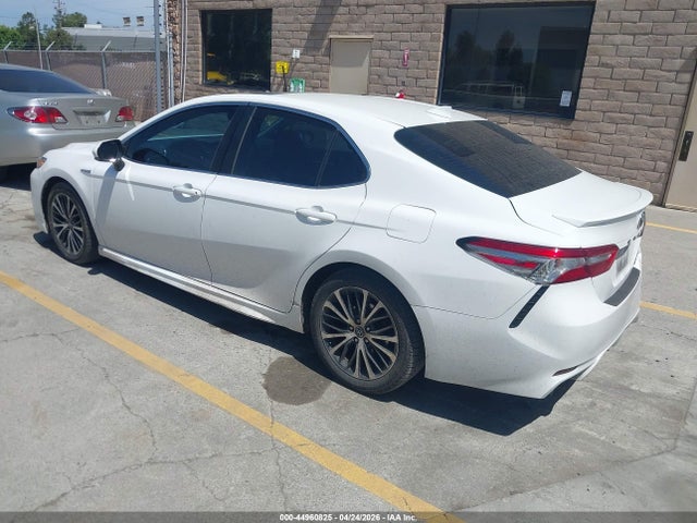 4T1B21HK1JU002666 Toyota Camry Hybrid Se