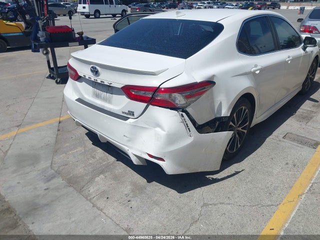 4T1B21HK1JU002666 Toyota Camry Hybrid Se