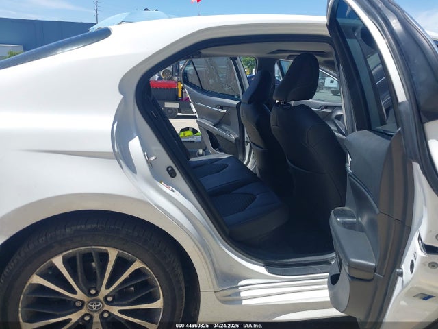 4T1B21HK1JU002666 Toyota Camry Hybrid Se
