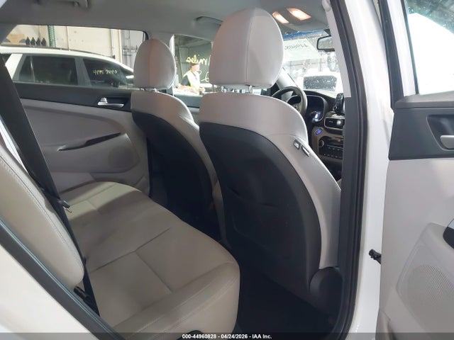 KM8J3CA41MU304382 Hyundai Tucson Value