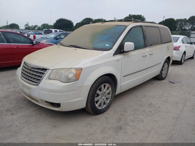 2010 Chrysler Town & Country Touring მანქანა იყიდება აუქციონზე, vin: 2A4RR5DX3AR128932, აუქციონის ნომერი: 44960897