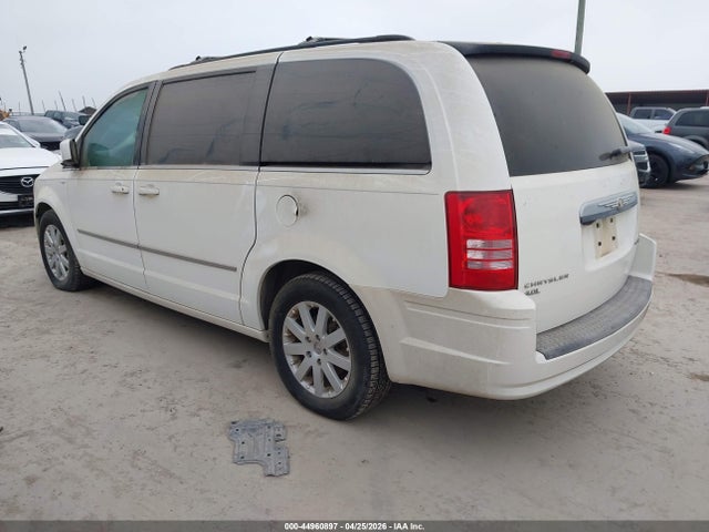 2010 Chrysler Town & Country Touring მანქანა იყიდება აუქციონზე, vin: 2A4RR5DX3AR128932, აუქციონის ნომერი: 44960897