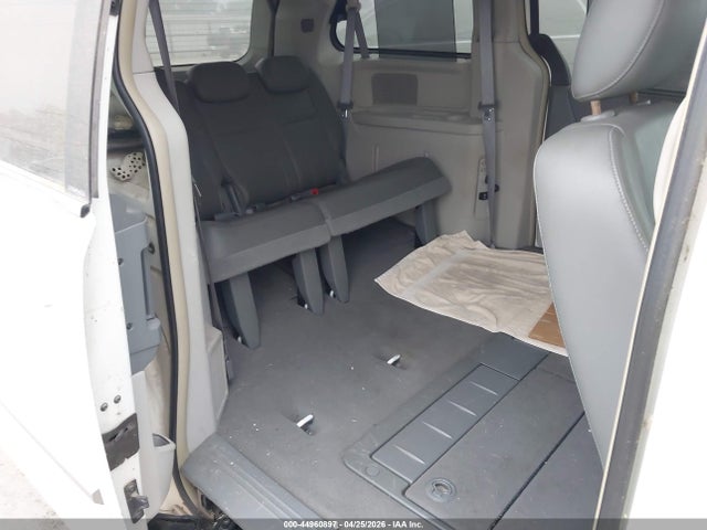 2010 Chrysler Town & Country Touring მანქანა იყიდება აუქციონზე, vin: 2A4RR5DX3AR128932, აუქციონის ნომერი: 44960897