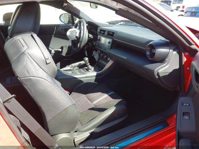 44960929 :رقم المزاد ، JF1ZNBE14T9077689 vin ، 2026 Toyota Gr86 Premium مزاد بيع