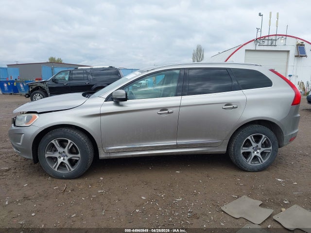 Продажа на аукционе авто 2014 Volvo Xc60 T6 Premier Plus, vin: YV4902DZ6E2514388, номер лота: 44960949