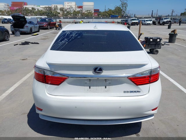 2014 Lexus Es 300h მანქანა იყიდება აუქციონზე, vin: JTHBW1GGXE2070213, აუქციონის ნომერი: 44961004