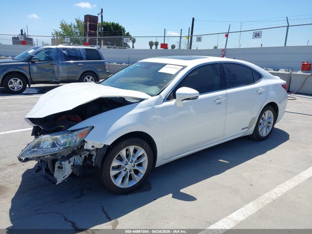 2014 Lexus Es 300h მანქანა იყიდება აუქციონზე, vin: JTHBW1GGXE2070213, აუქციონის ნომერი: 44961004