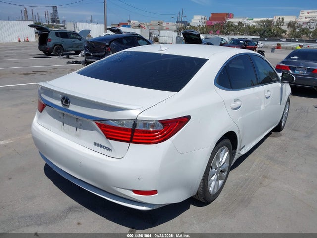 2014 Lexus Es 300h მანქანა იყიდება აუქციონზე, vin: JTHBW1GGXE2070213, აუქციონის ნომერი: 44961004