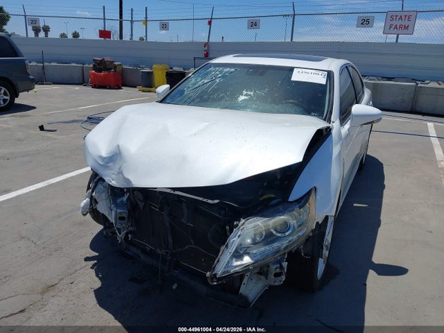 2014 Lexus Es 300h მანქანა იყიდება აუქციონზე, vin: JTHBW1GGXE2070213, აუქციონის ნომერი: 44961004
