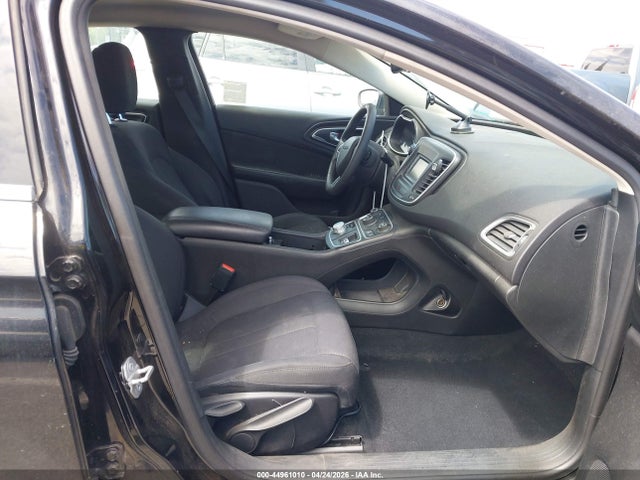 44961010 :رقم المزاد ، 1C3CCCAB3FN685326 vin ، 2015 Chrysler 200 Limited مزاد بيع