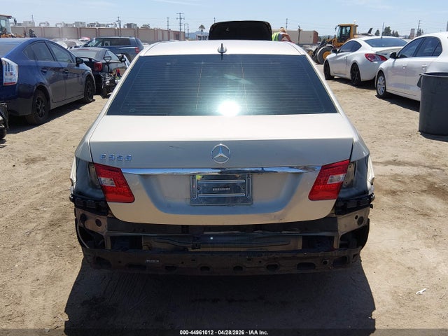44961012 :رقم المزاد ، WDDHF7CB4AA100532 vin ، 2010 Mercedes-benz E 550 مزاد بيع