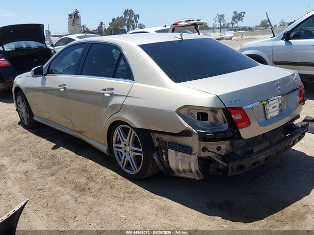 44961012 :رقم المزاد ، WDDHF7CB4AA100532 vin ، 2010 Mercedes-benz E 550 مزاد بيع