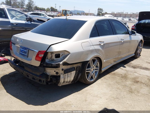 44961012 :رقم المزاد ، WDDHF7CB4AA100532 vin ، 2010 Mercedes-benz E 550 مزاد بيع