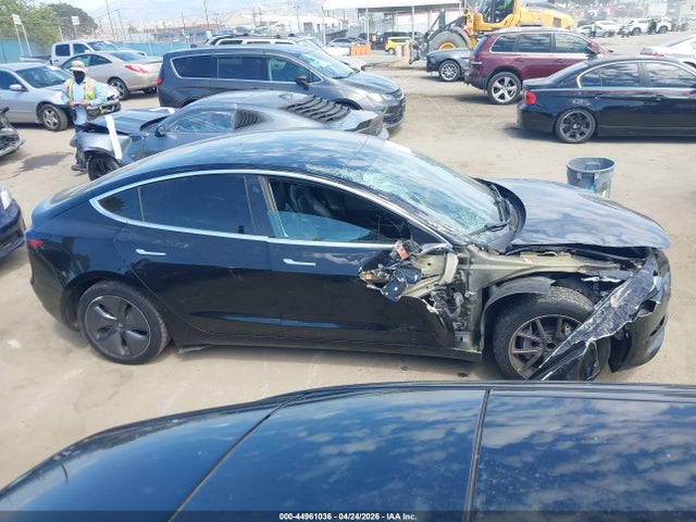 Tesla Model 3 Long Range/mid Range/standard Range/standard Range Plus 2019 5YJ3E1EA9KF398464 Image 13