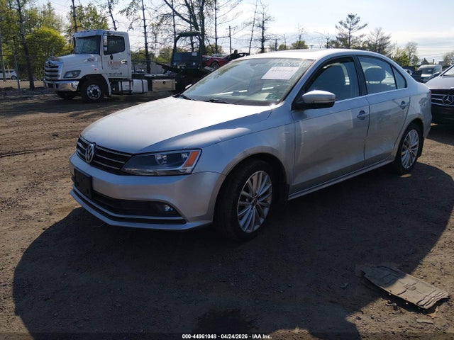 44961048 :رقم المزاد ، 3VWL17AJ0GM217983 vin ، 2016 Volkswagen Jetta 1.8t Sel مزاد بيع