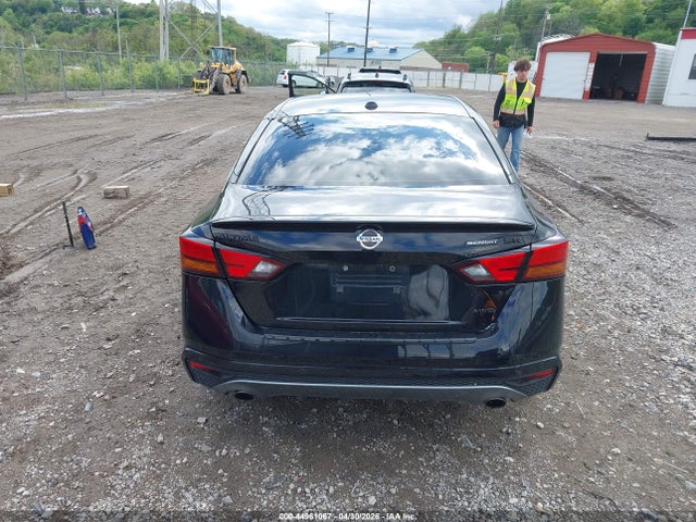 44961067 :رقم المزاد ، 1N4BL4CW4NN417614 vin ، 2022 Nissan Altima Sr Intelligent Awd مزاد بيع