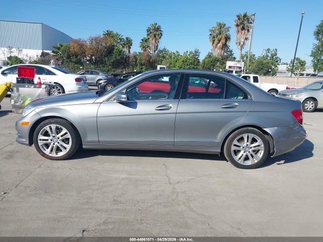 44961071 :رقم المزاد ، WDDGF8AB6DR274015 vin ، 2013 Mercedes-benz C 300 Luxury 4matic مزاد بيع