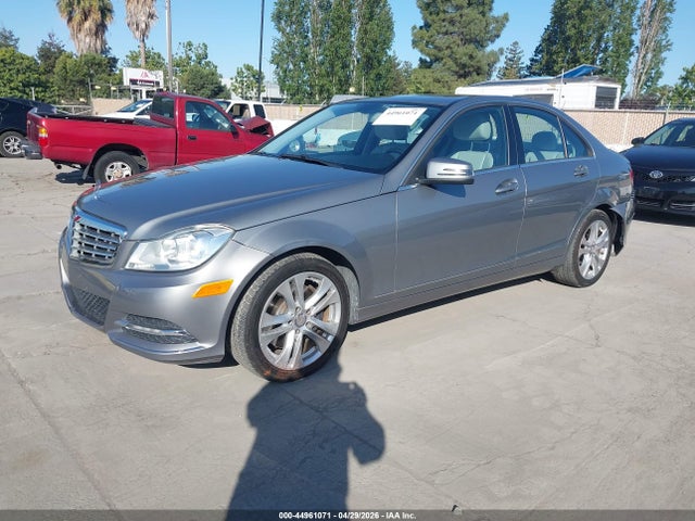 44961071 :رقم المزاد ، WDDGF8AB6DR274015 vin ، 2013 Mercedes-benz C 300 Luxury 4matic مزاد بيع