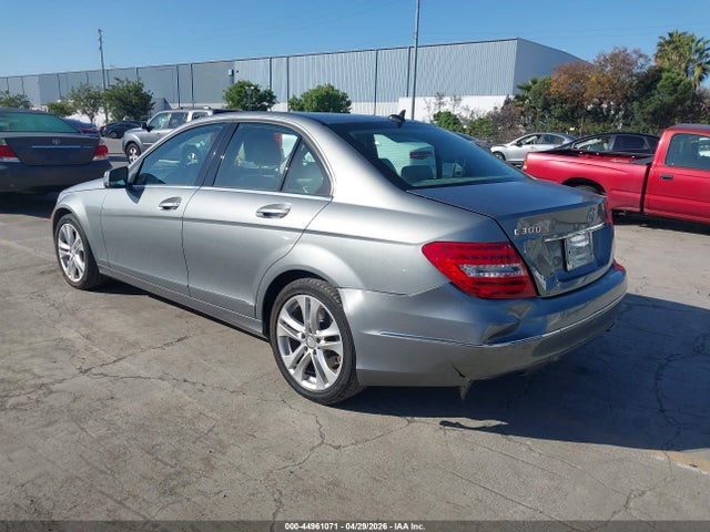44961071 :رقم المزاد ، WDDGF8AB6DR274015 vin ، 2013 Mercedes-benz C 300 Luxury 4matic مزاد بيع