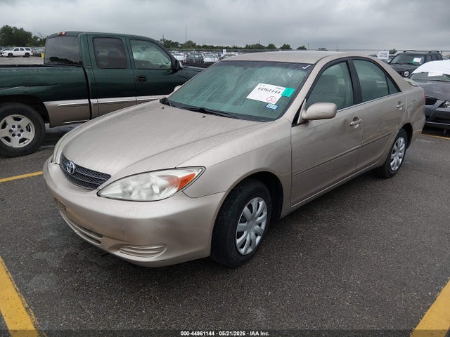 44961144 :رقم المزاد ، 4T1BE30K72U560988 vin ، 2002 Toyota Camry Le مزاد بيع