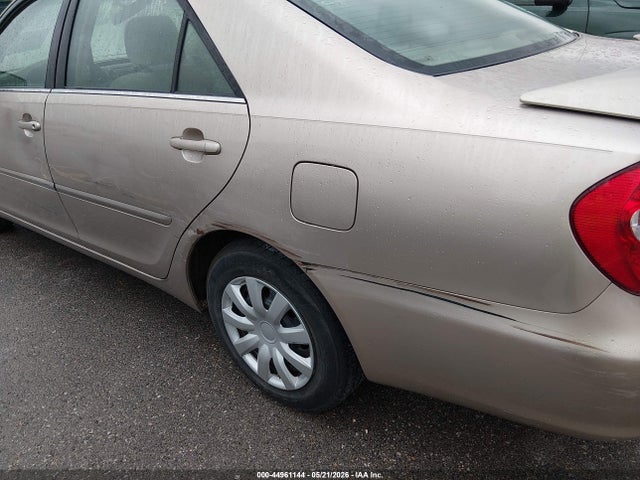 44961144 :رقم المزاد ، 4T1BE30K72U560988 vin ، 2002 Toyota Camry Le مزاد بيع