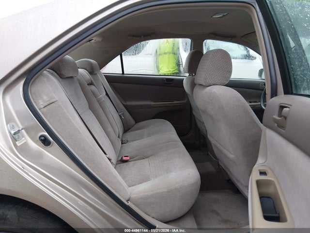 44961144 :رقم المزاد ، 4T1BE30K72U560988 vin ، 2002 Toyota Camry Le مزاد بيع